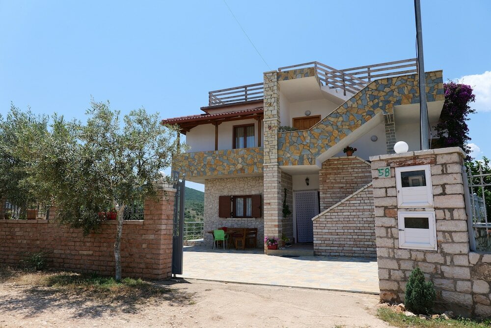 Фото Pellumb Apartments