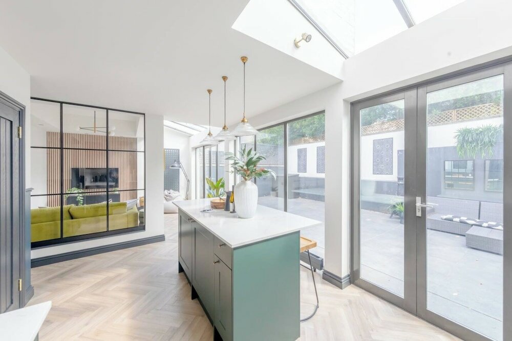 Фото Contemporary Elegance - 2bd Flat, Clapham!