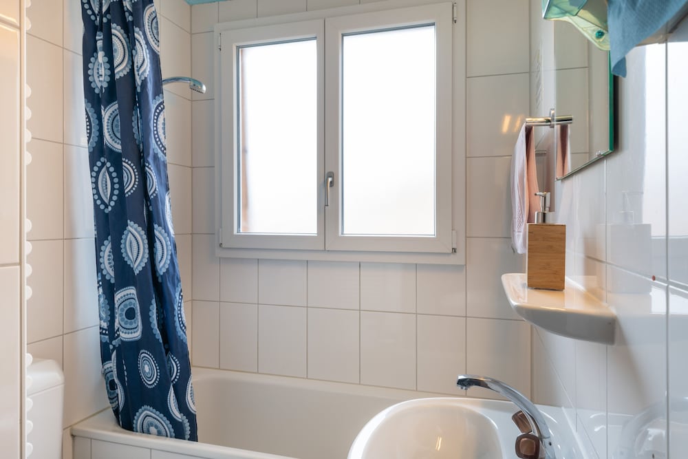 Фото Lake Lodge Hostel