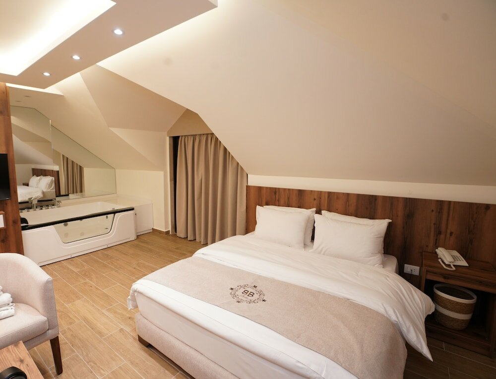 Фото Batroun Boutique suite