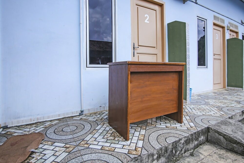 Фото Spot On 90433 Serasi Kost