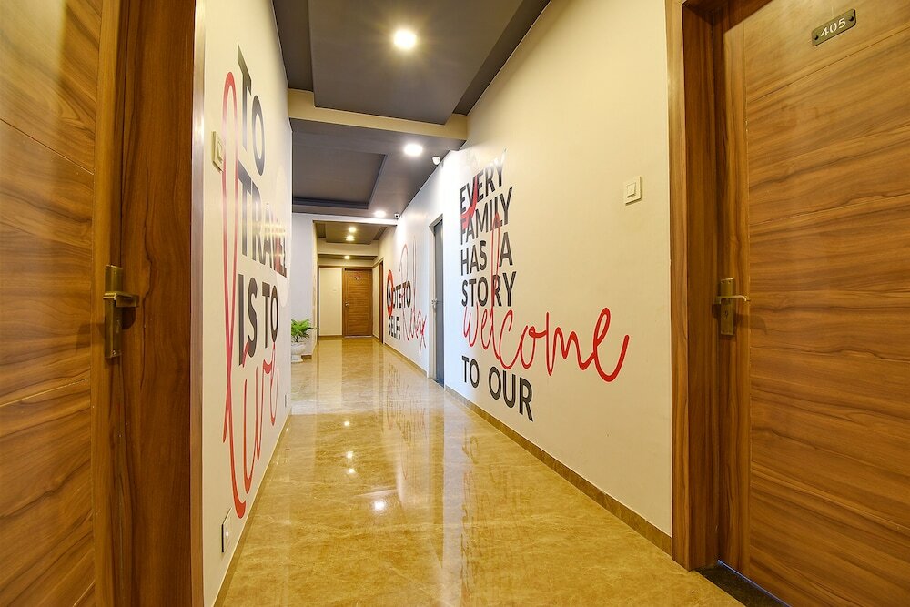 Фото Fabhotel Royal Inn