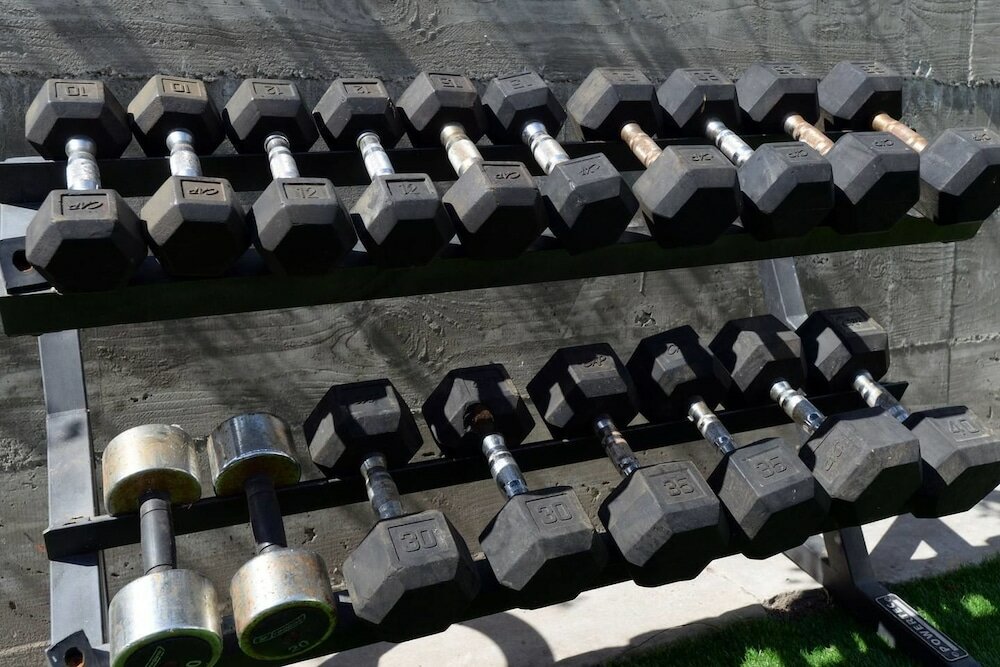 Фото Spacious House on Melrose w Private Backyard Gym