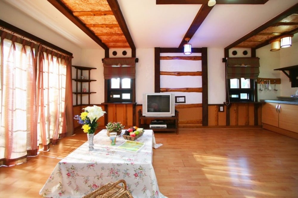 Фото Jeongseon Haetbinnuri Pension