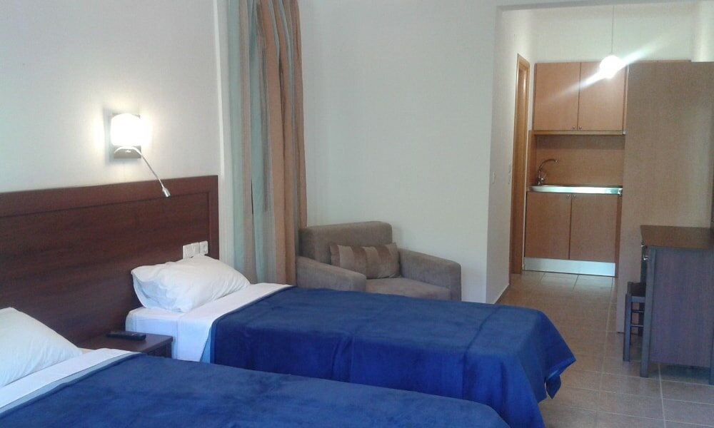 Фото Megalos Mourtias