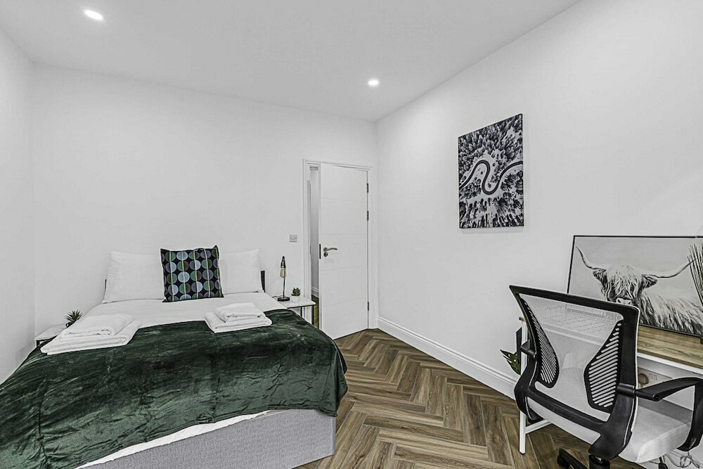 Фото Beautiful 3 Bed Abode in Hanwell