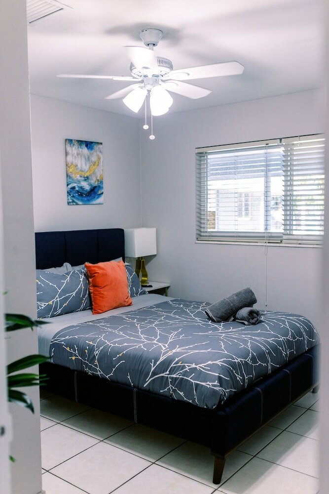 Фото Galleria Apartments by Lowkl