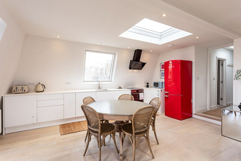 Фото Bright and Spacious Penthouse With Terrace