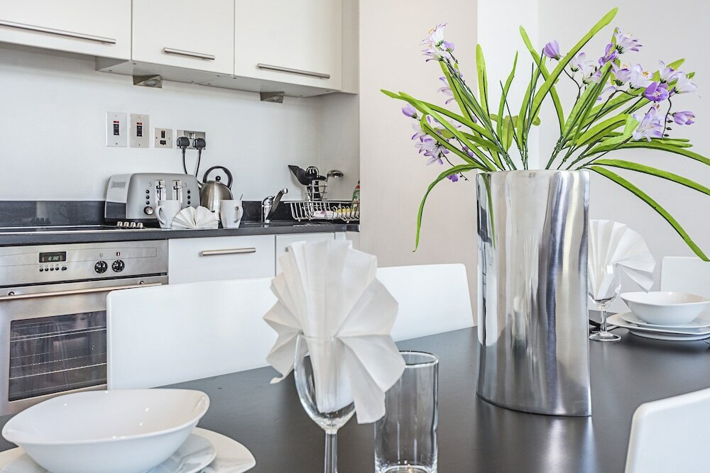 Фото Splendid 3 Bedroom Apartment Kings Cross