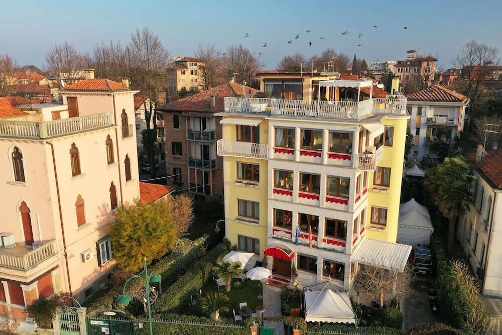 Фото Oasis Lagoon