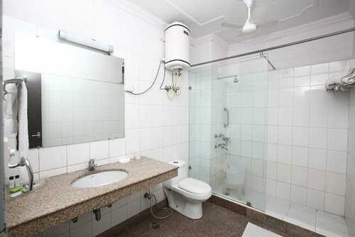 Гостиница Oyo 358 Hotel Golden Leaf в Дели