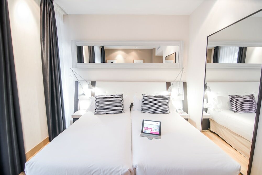 Фото Petit Palace Chueca