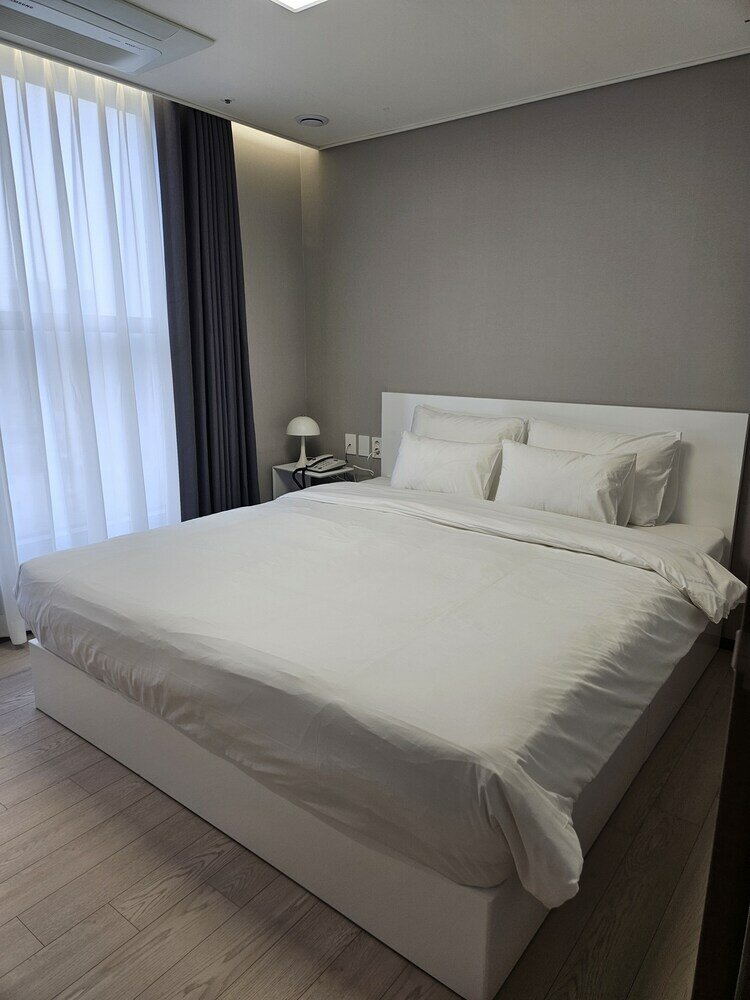 Фото Hotel the Designers Lyj Suite Yeoksam