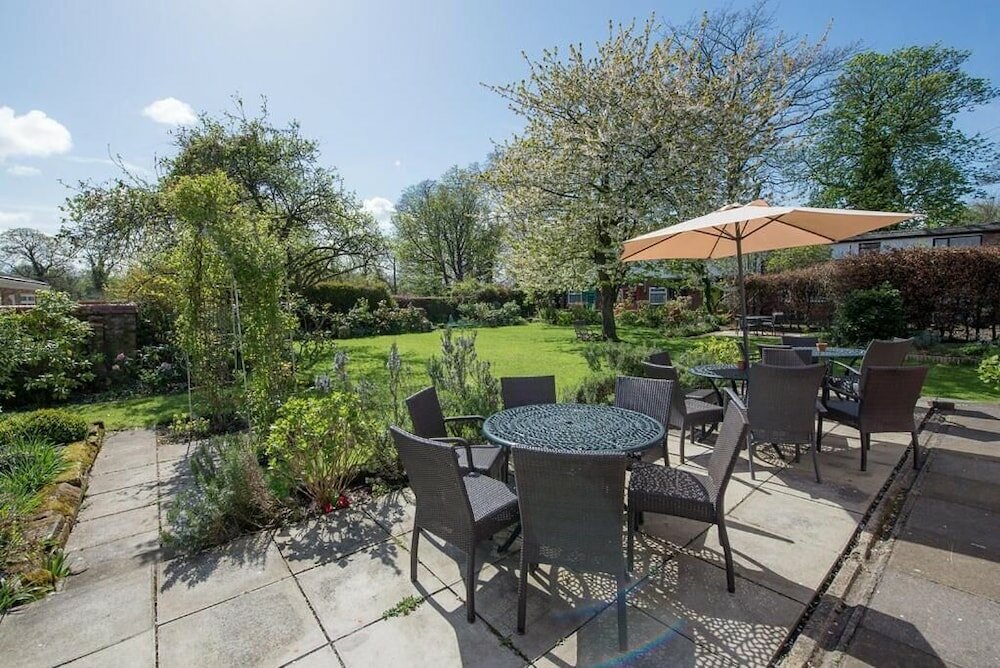 Фото Woodcote Hotel