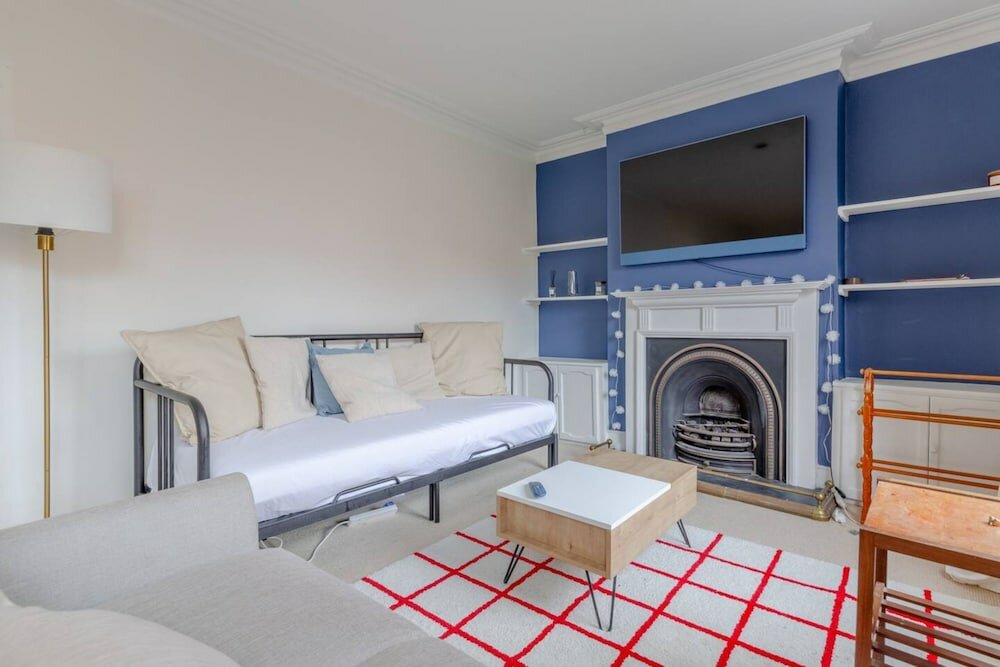 Фото Spacious and Serene 1 Bedroom Flat in Ravenscourt Park