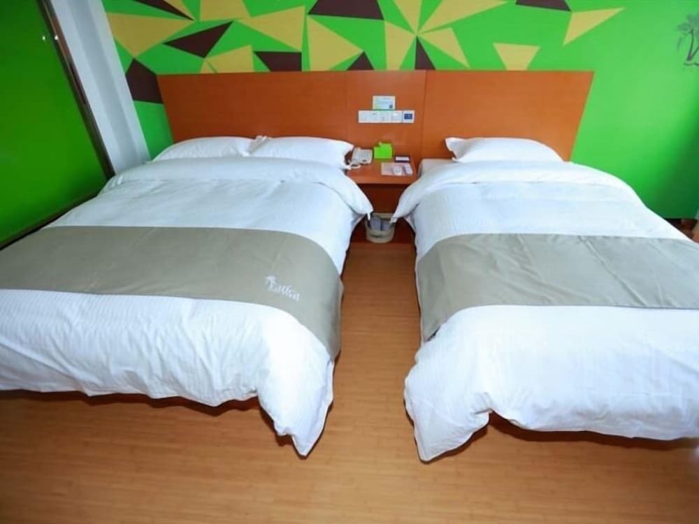 Фото Vatica Qingdao Licang Xiazhuang Hexie Plaza Hotel