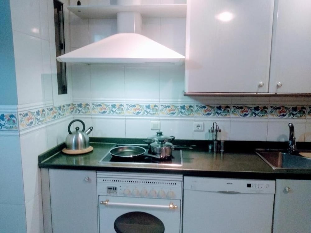 Фото Wish-Suite San Jacinto de Sevilla Apartment