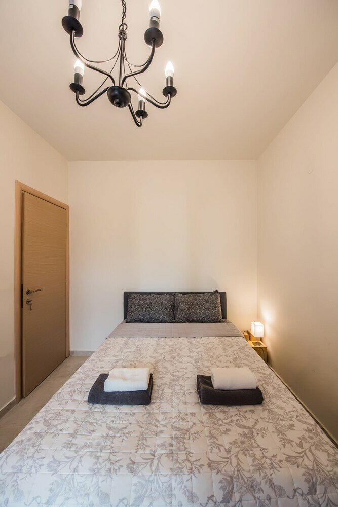 Фото Halu! Modern Centre Apartment