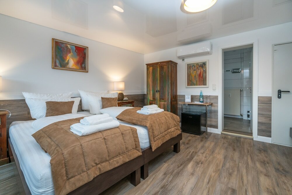 Фото Landgasthaus Kreuz Michelbach