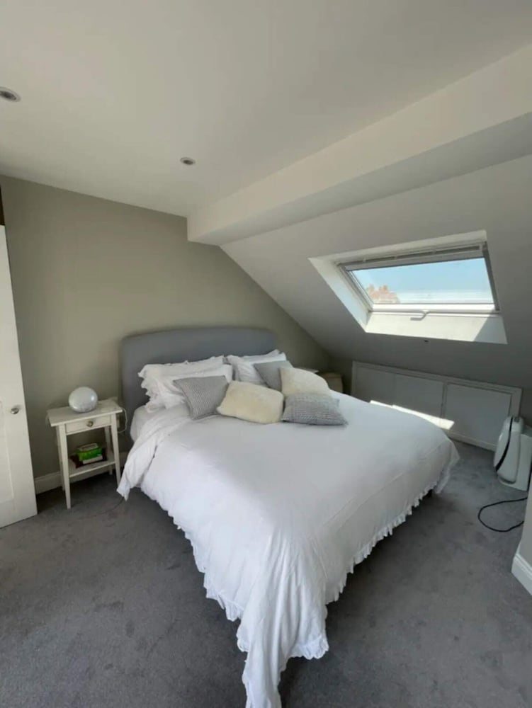 Фото Stylish & Bright 3bd Flat With Balcony - Fulham