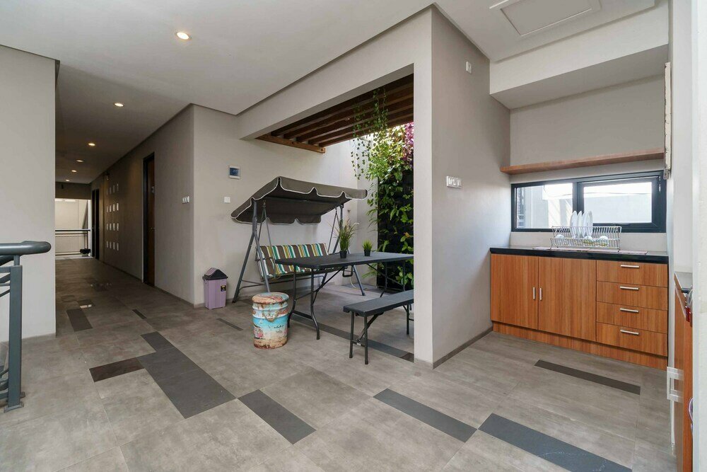 Фото RedDoorz Plus near Radio Dalam 3