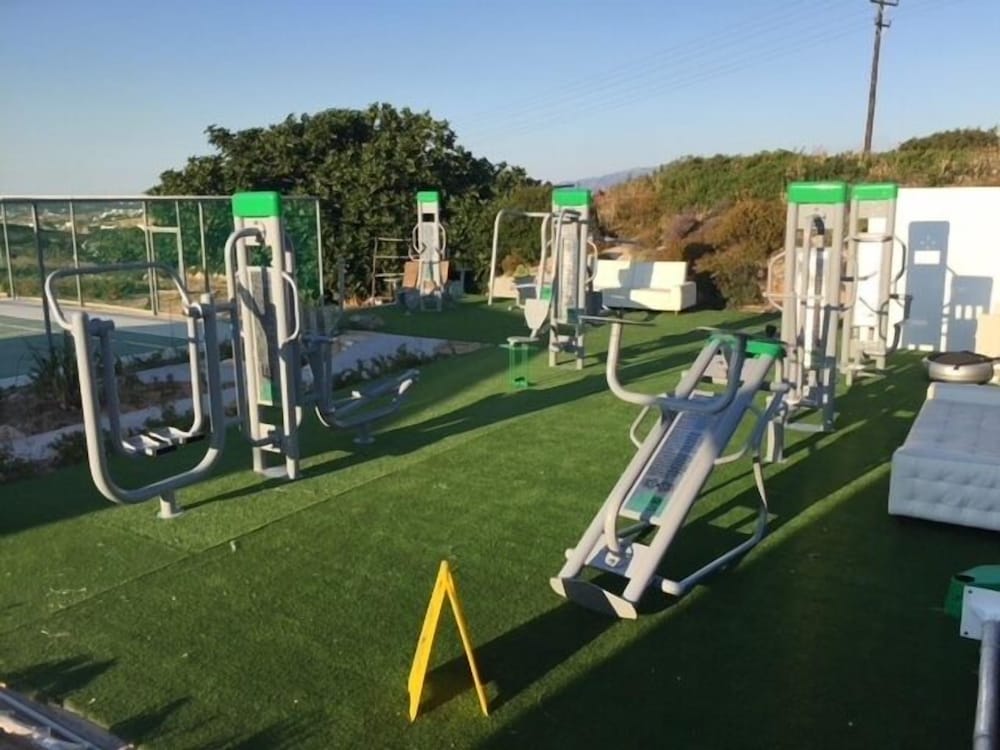 Фото Naoussa Hills Boutique Resort - Adults Only