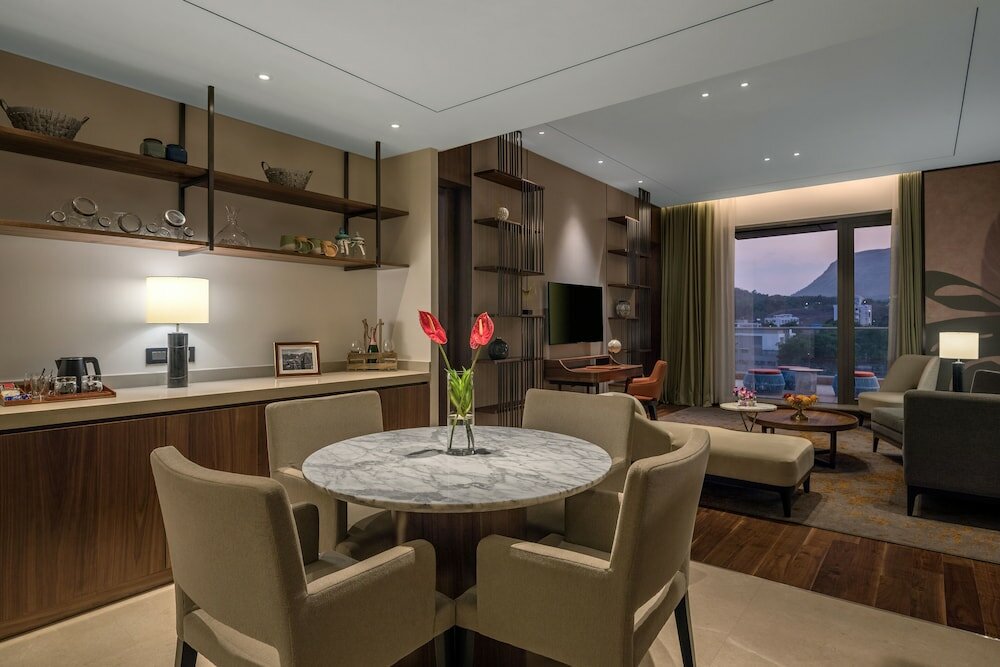 Фото Radisson Blu Hotel & SPA, Nashik