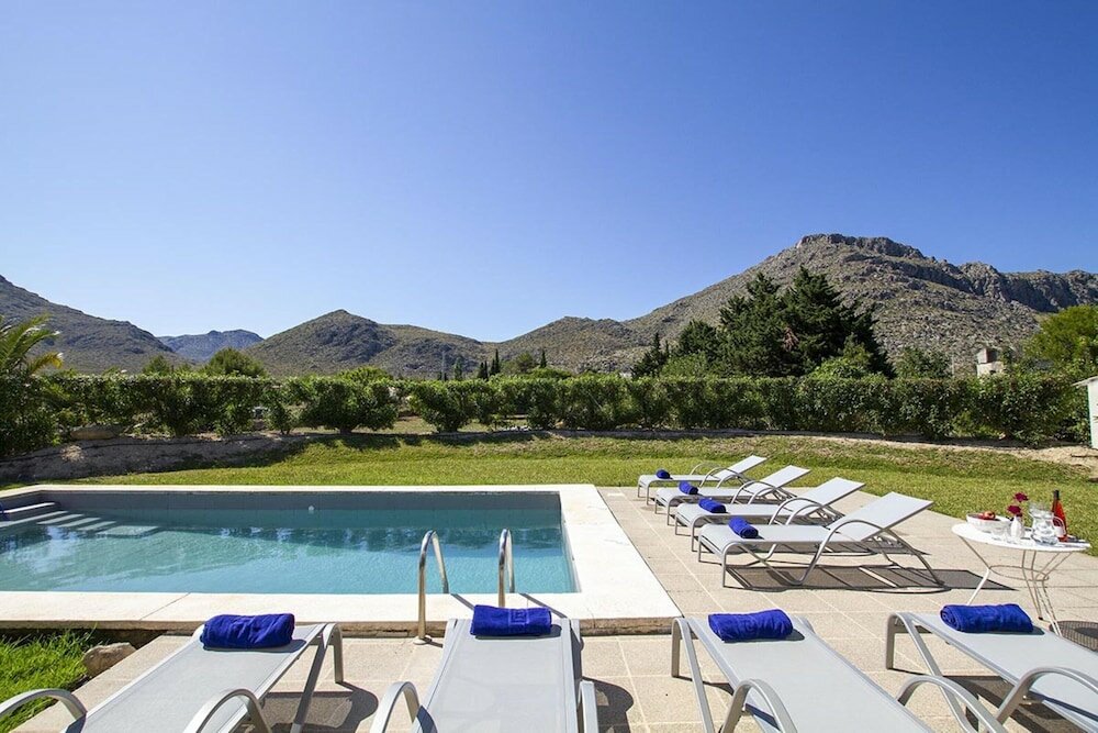 Фото Villa - 4 Bedrooms with Pool and WiFi - 108746