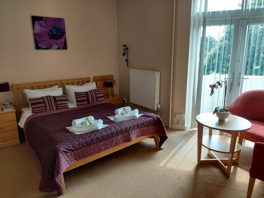 Фото Cripps Hall Guest Annexe