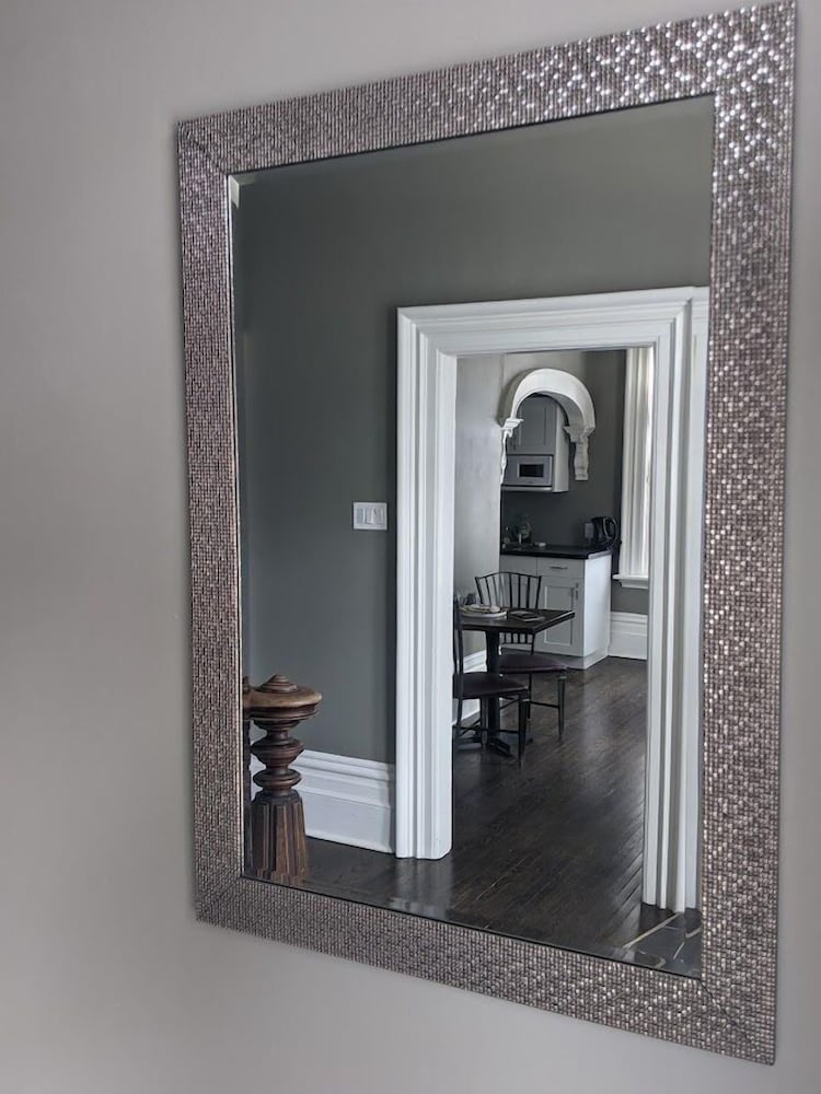 Фото Stratford Suites - 66 Daly Ave