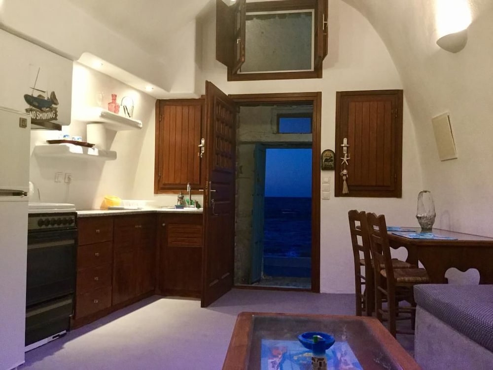 Фото Tzannis Cave House