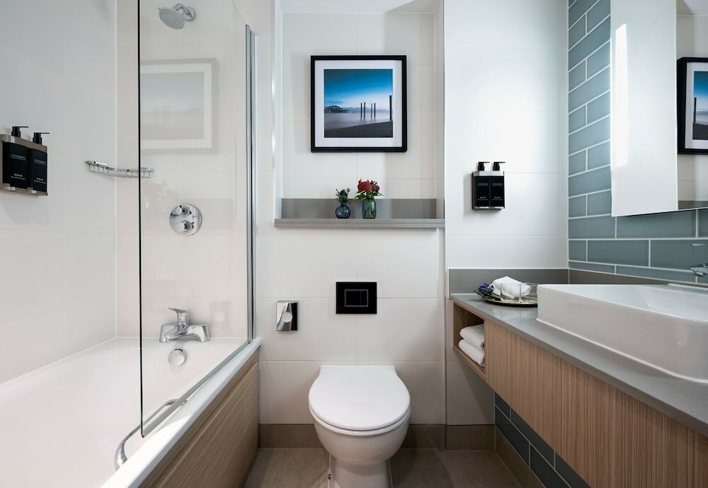 Фото Leonardo Royal Hotel Brighton Waterfront - Formerly Jurys Inn