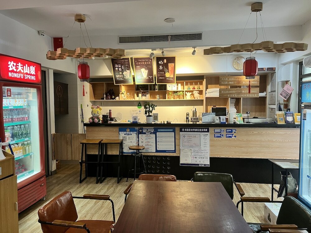 Фото Enjoy Youth Hotel