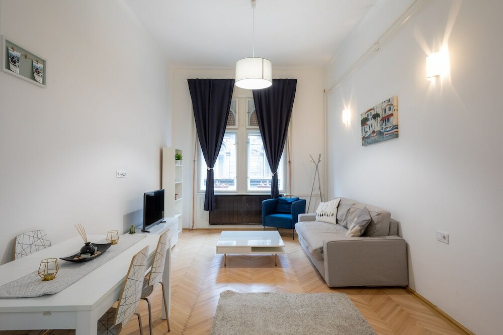 Фото Lie On Me Lazy Simon