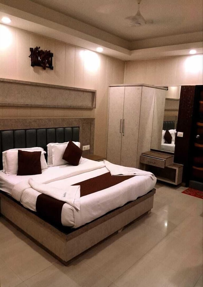 Фото Hotel Mahajan Internatioanal