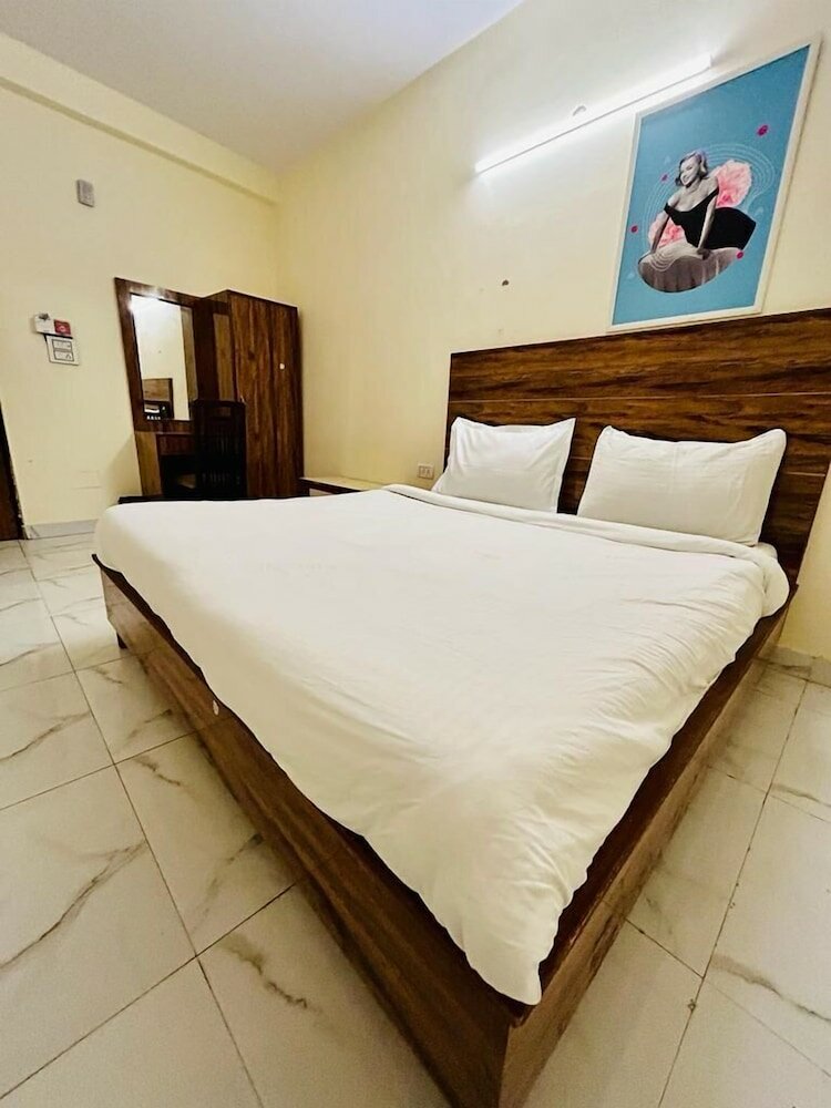 Фото Hotel Green Arrow Rohini