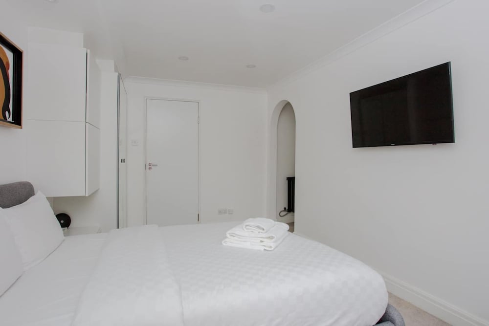Фото Homely 2 Bedroom Apartment in Maida Vale