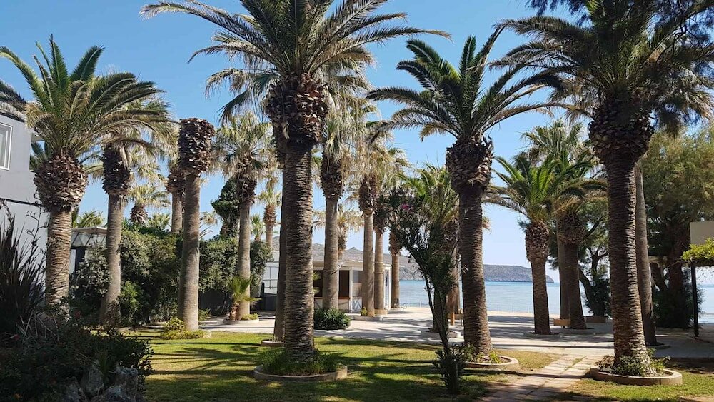 Фото отеля 2