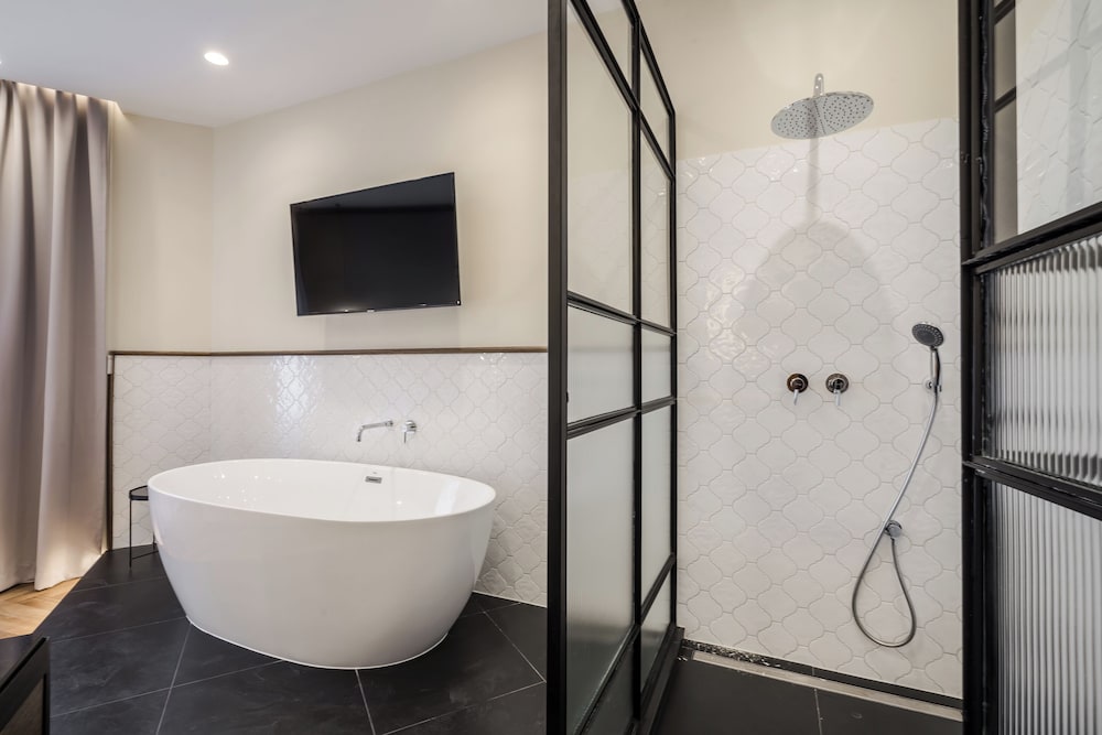 Фото Budapest Eye Boutique Suites by BQA