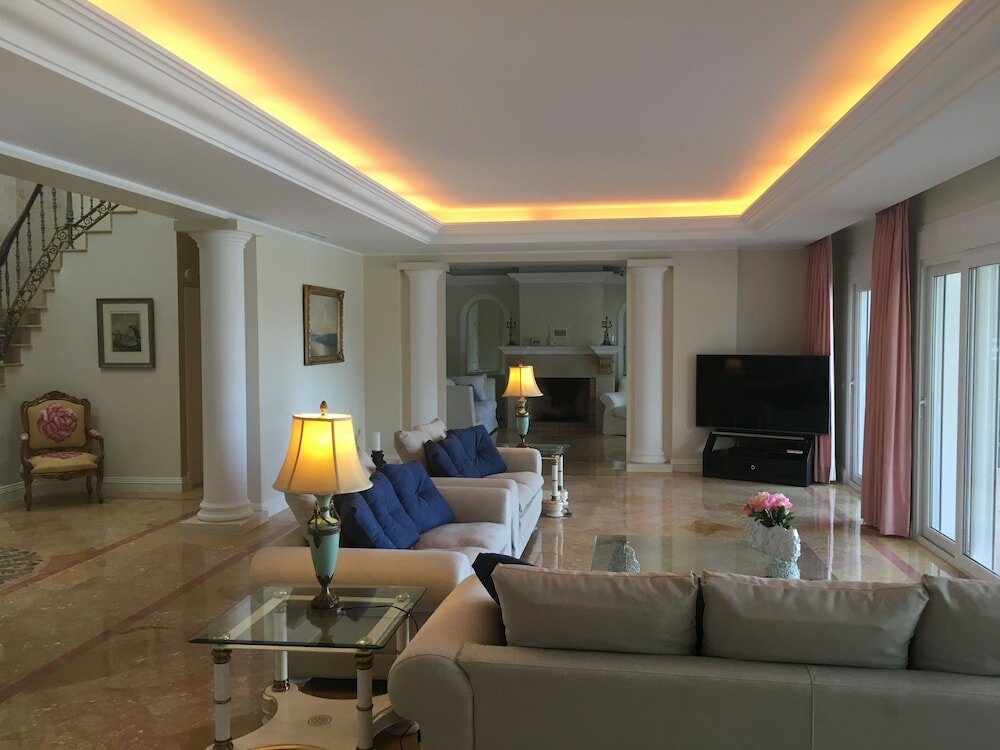 Фото Luxury Villa Puerto Banus