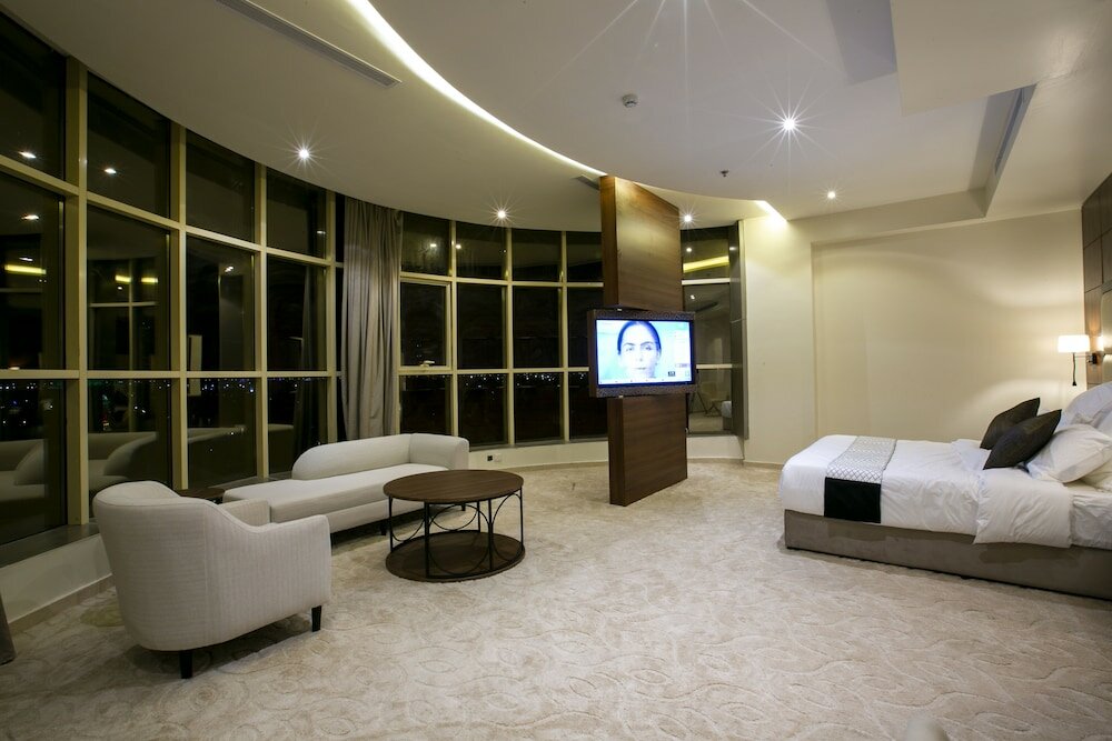 Фото Zara Suites Hotel