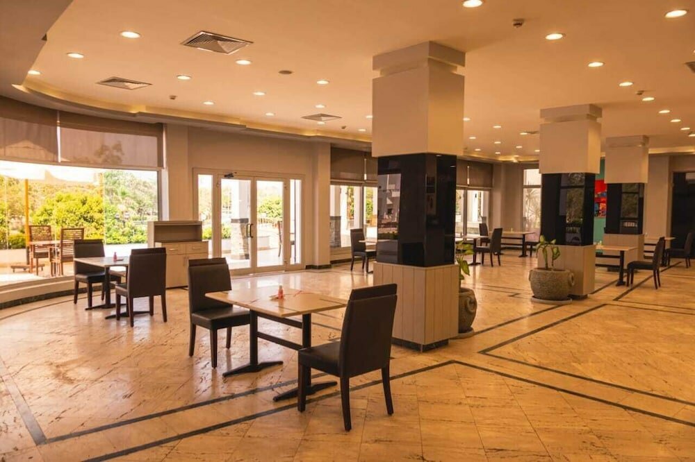 Фото Assiut Cement Hotel