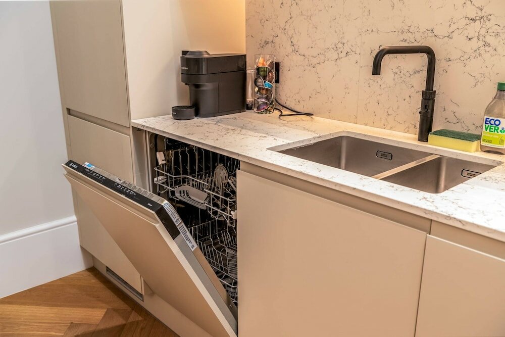 Фото Modern Apartment Near Central London