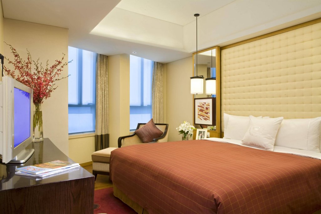 Фото Sheraton Grand Shanghai Pudong Hotel & Residences