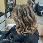 Блондинка и брюнетка (Korolyova Avenue, 46к1), hairdresser