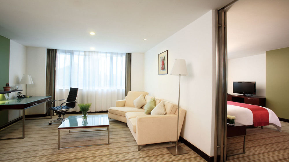 Фото Holiday Inn Shanghai Vista