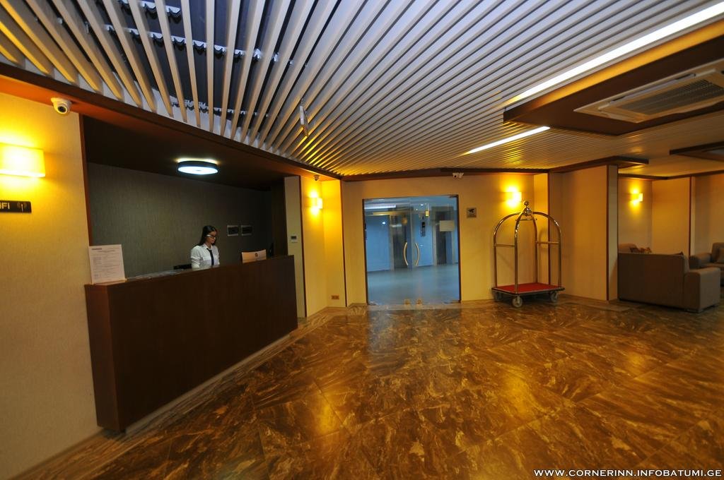 Фото Hotel Corner Inn