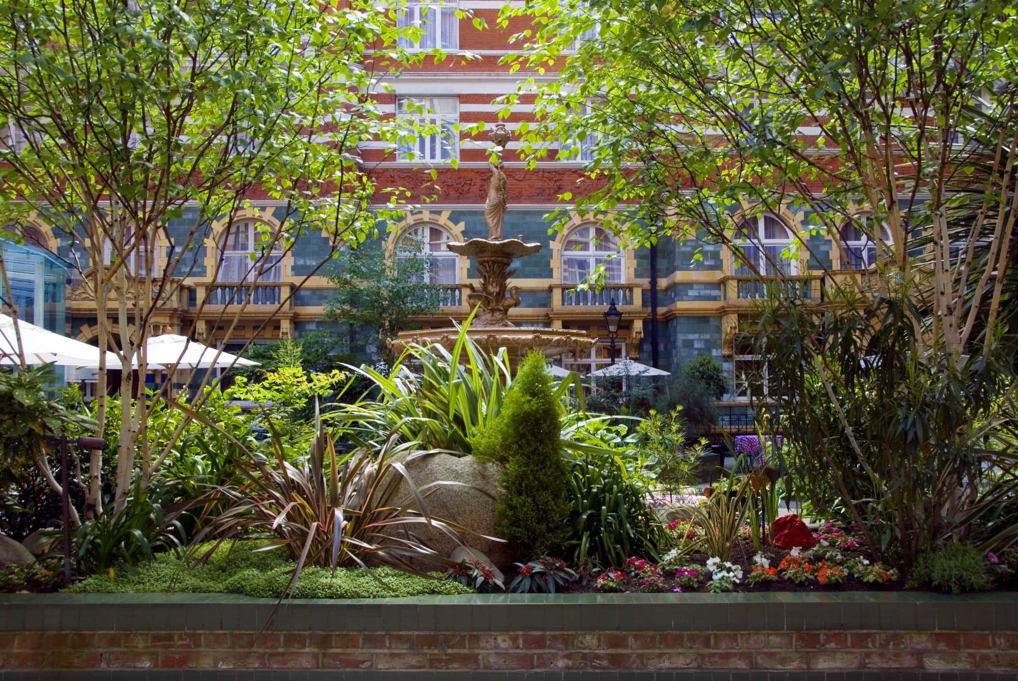 Фото St. James' Court, A Taj Hotel, London