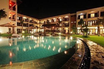 River Beach Resort & Recidences