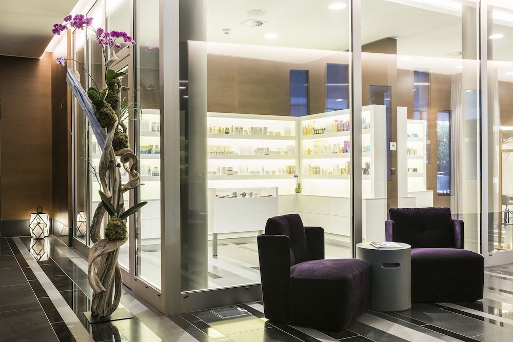 Фото Royal Savoy Hotel & SPA Lausanne